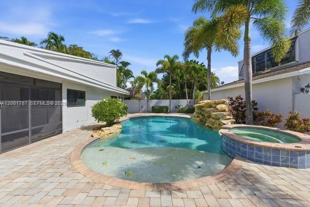 400 NW 78th Ave, Plantation, FL 33324