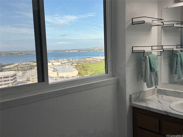 98-351 Koauka Loop C1706, Aiea, HI 96701