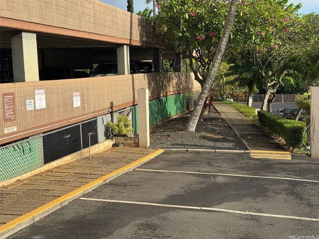 98-351 Koauka Loop C1706, Aiea, HI 96701