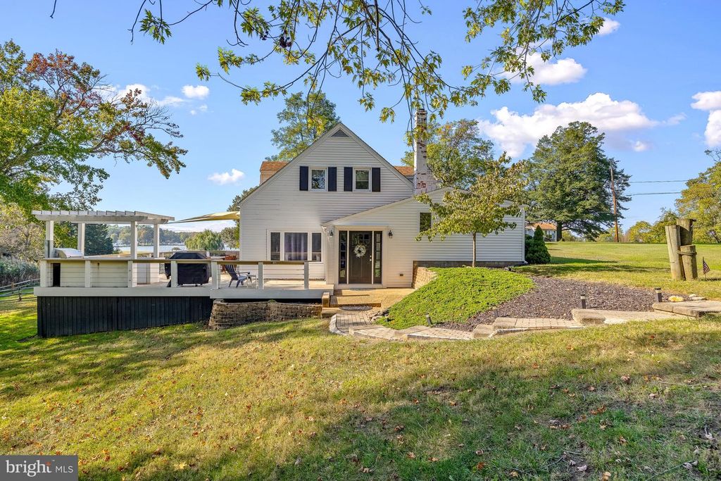 1211 DIXONA DR, Edgewater, MD 21037