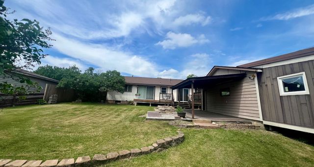 1532 121st Avenue NE, Blaine, MN 55449