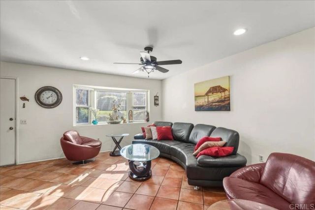 749 S Mollison Ave 27, El Cajon, CA 92020