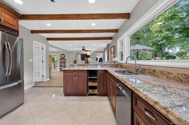10 Copeland Drive, Suffern, NY 10901