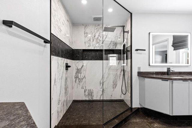 N53W15786 Creekwood CROSSING, Menomonee Falls, WI 53051