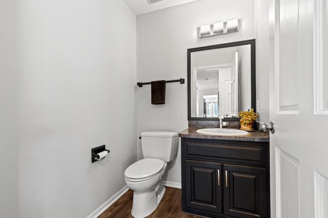 N53W15786 Creekwood CROSSING, Menomonee Falls, WI 53051