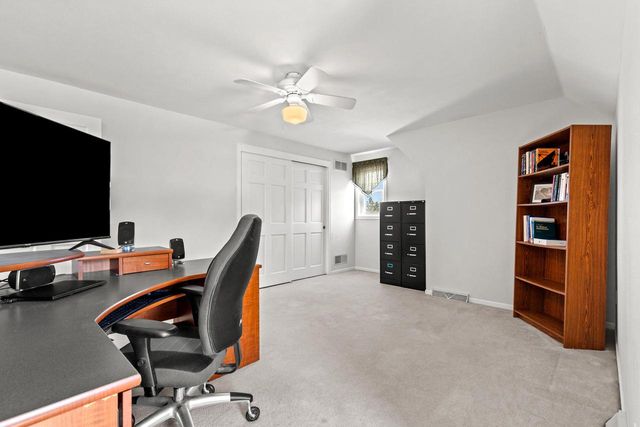 N53W15786 Creekwood CROSSING, Menomonee Falls, WI 53051