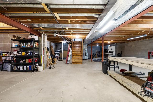 N53W15786 Creekwood CROSSING, Menomonee Falls, WI 53051