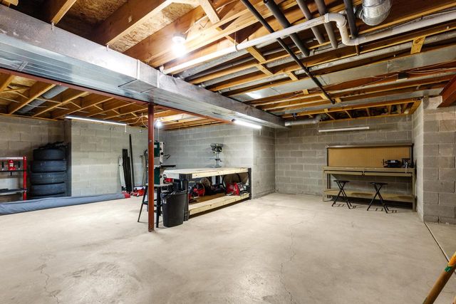 N53W15786 Creekwood CROSSING, Menomonee Falls, WI 53051