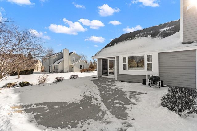 N53W15786 Creekwood CROSSING, Menomonee Falls, WI 53051