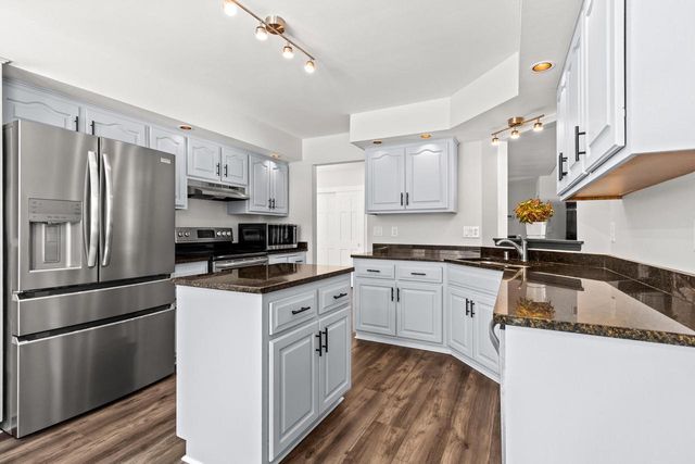 N53W15786 Creekwood CROSSING, Menomonee Falls, WI 53051