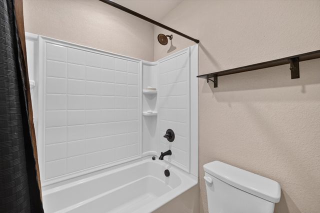 1908 Sunflower Drive, Glenn Heights, TX 75154