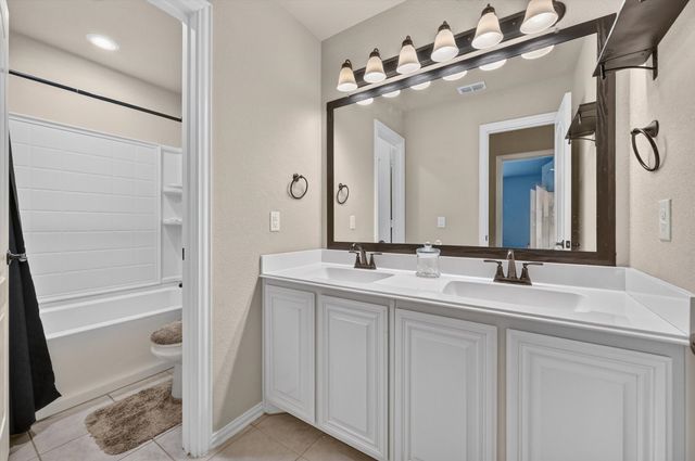 1908 Sunflower Drive, Glenn Heights, TX 75154