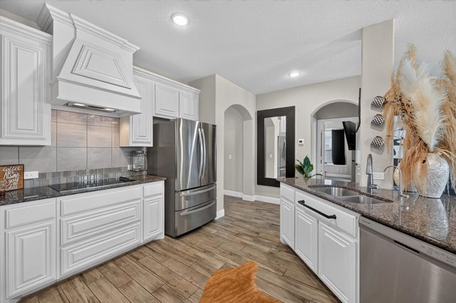 1908 Sunflower Drive, Glenn Heights, TX 75154