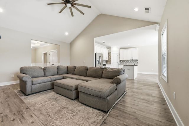 643 Belmont Dr., Conway, SC 29526