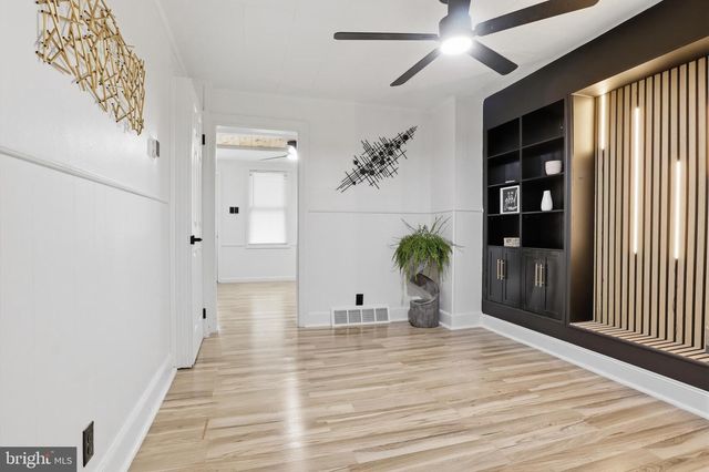 38 W 8TH AVE, York, PA 17404