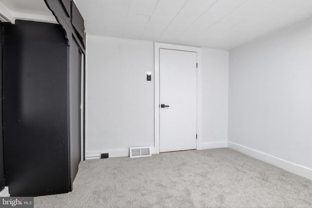 38 W 8TH AVE, York, PA 17404