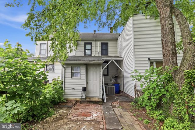 38 W 8TH AVE, York, PA 17404