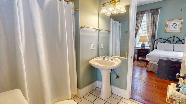 251 East Broad Street 4, Savannah, GA 31401