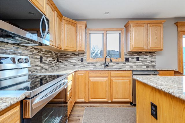 14312 Brookshire Drive, Urbandale, IA 50323