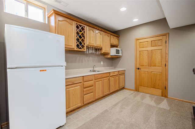 14312 Brookshire Drive, Urbandale, IA 50323
