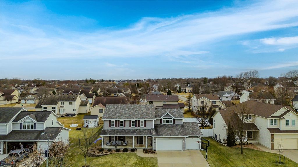 14312 Brookshire Drive, Urbandale, IA 50323