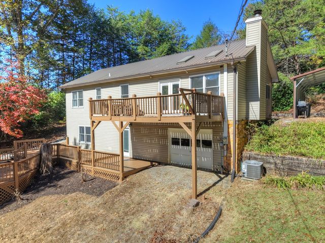 300 Harris Drive, Blue Ridge, GA 30513