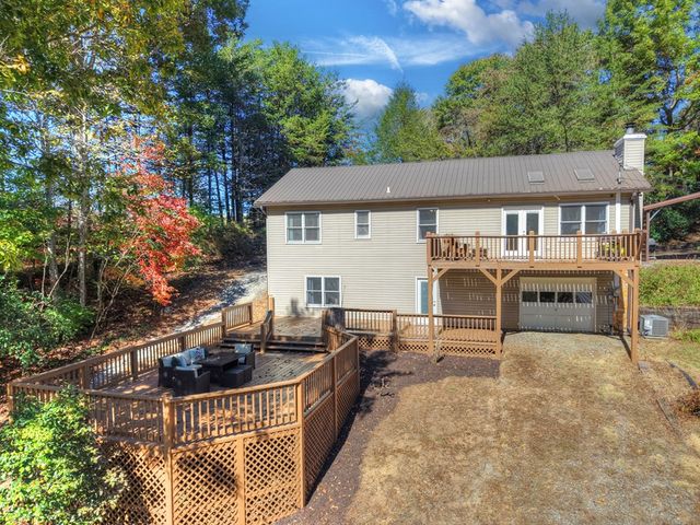 300 Harris Drive, Blue Ridge, GA 30513