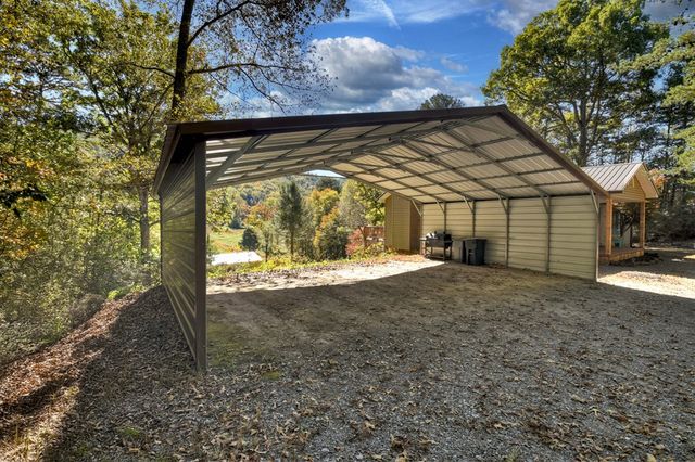 300 Harris Drive, Blue Ridge, GA 30513