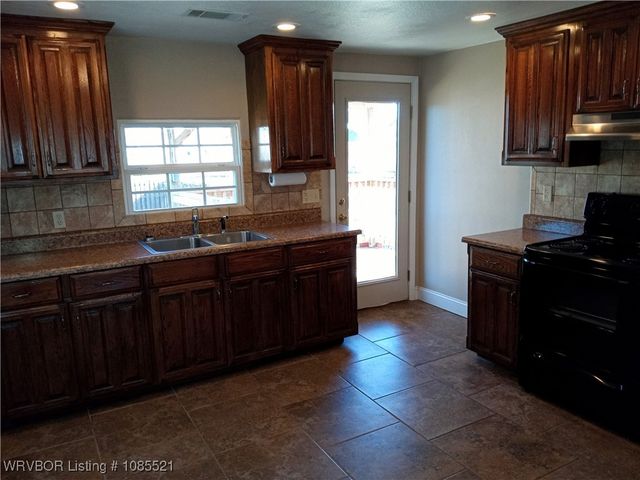 280 4th Street, Booneville, AR 72927