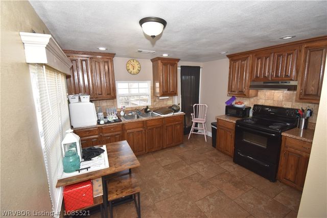 280 4th Street, Booneville, AR 72927