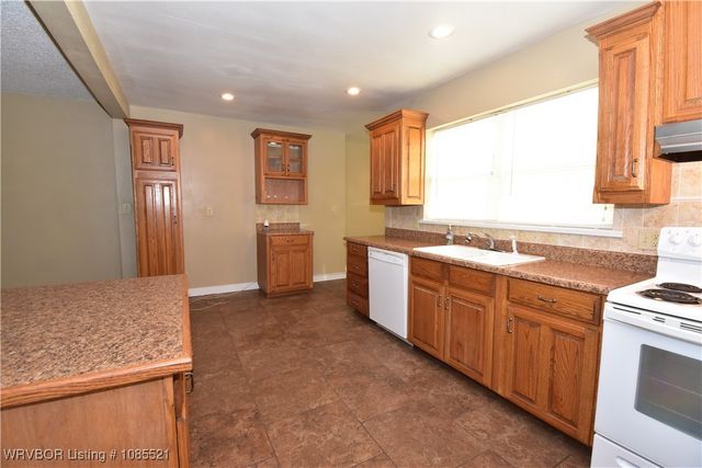 280 4th Street, Booneville, AR 72927