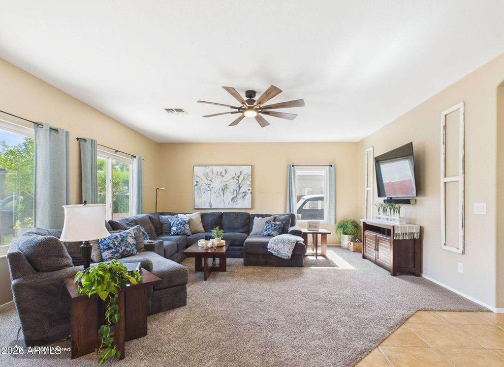 Image 11 of property listing at 783 E CHELSEA Drive, San Tan Valley, AZ 85140