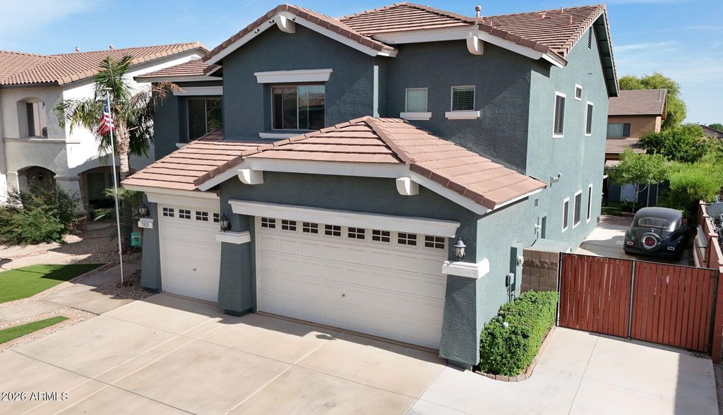 Image 2 of property listing at 783 E CHELSEA Drive, San Tan Valley, AZ 85140
