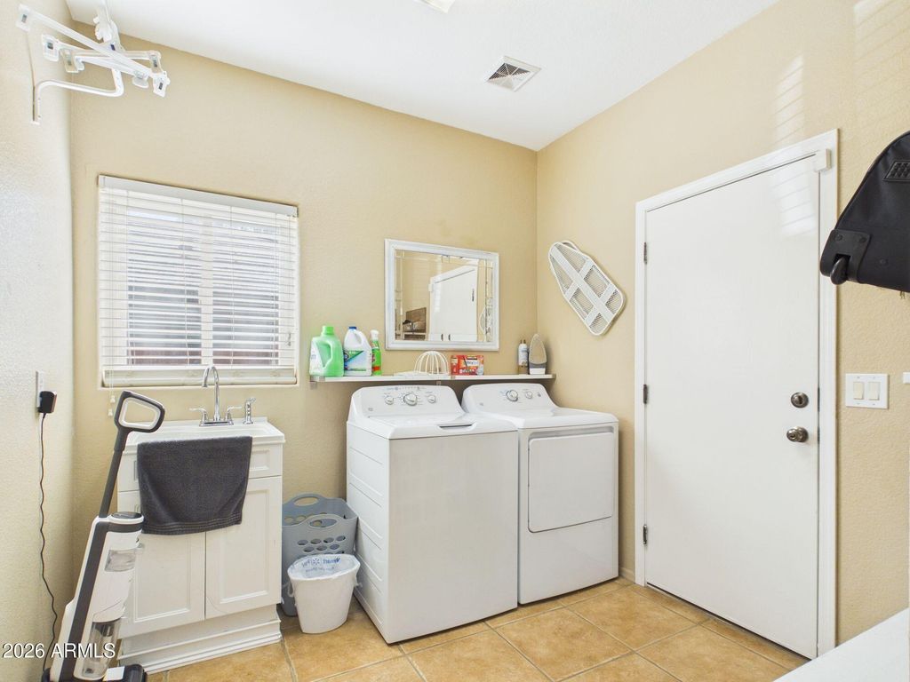 Image 25 of property listing at 783 E CHELSEA Drive, San Tan Valley, AZ 85140