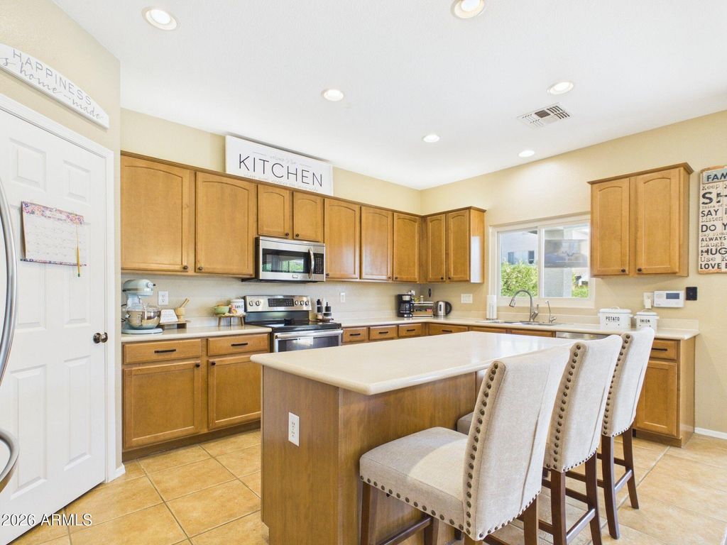 Image 7 of property listing at 783 E CHELSEA Drive, San Tan Valley, AZ 85140
