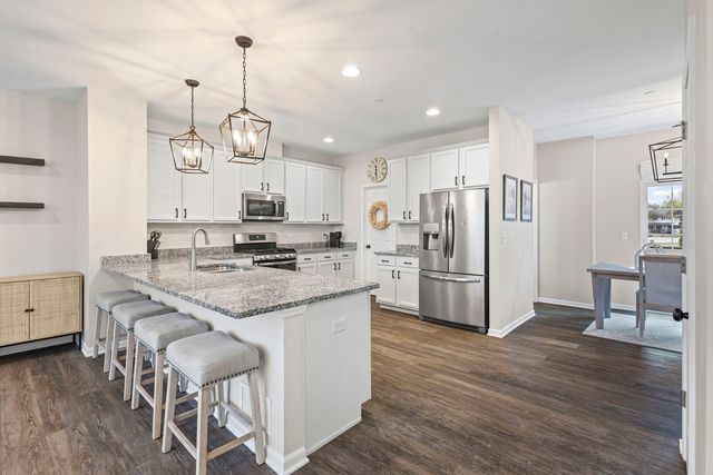 2546 Huntleigh Lane, Woodridge, IL 60517