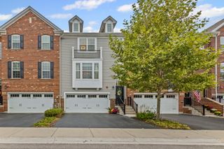 2546 Huntleigh Lane, Woodridge, IL 60517