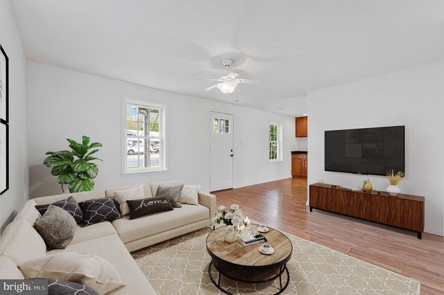 306 N BUCKMARSH ST, Berryville, VA 22611