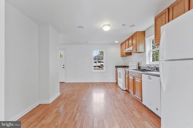 306 N BUCKMARSH ST, Berryville, VA 22611