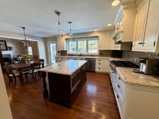 1172 Kenilworth Circle, Naperville, IL 60540