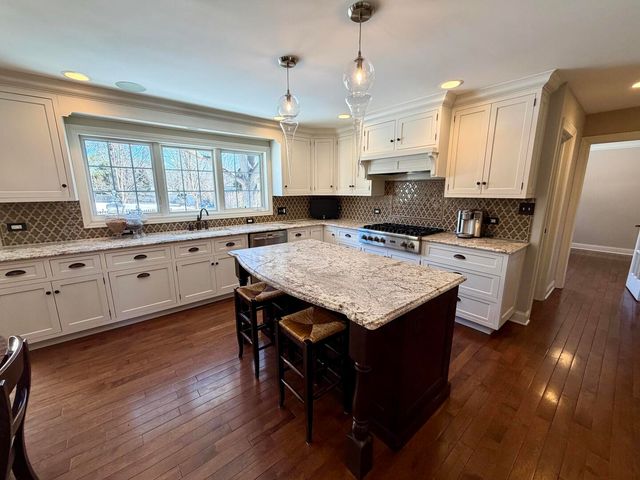 1172 Kenilworth Circle, Naperville, IL 60540