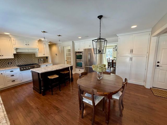 1172 Kenilworth Circle, Naperville, IL 60540