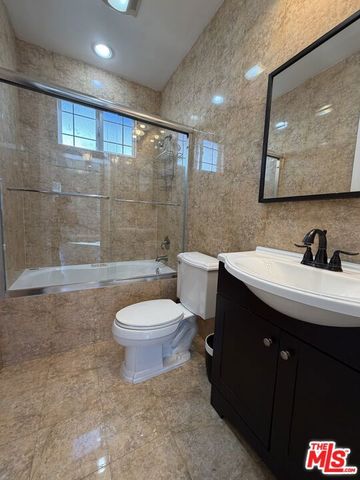 10006 Samoa Avenue, Tujunga (los Angeles), CA 91042