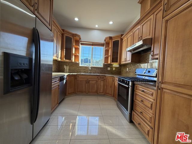 10006 Samoa Avenue, Tujunga (los Angeles), CA 91042