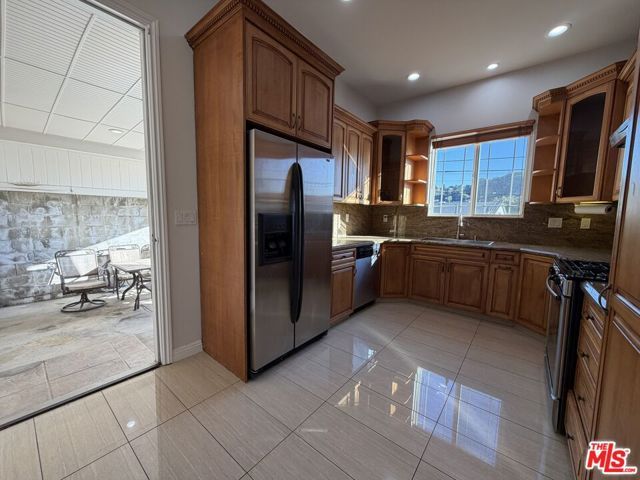 10006 Samoa Avenue, Tujunga (los Angeles), CA 91042