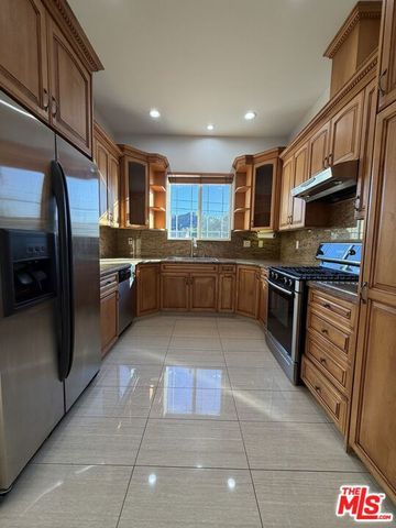 10006 Samoa Avenue, Tujunga (los Angeles), CA 91042