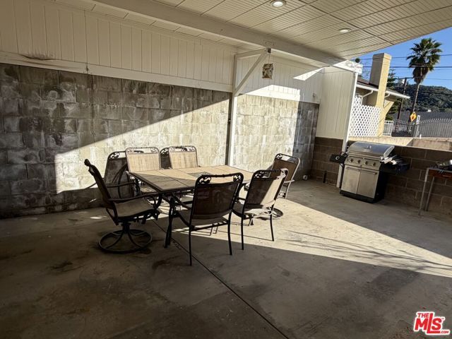 10006 Samoa Avenue, Tujunga (los Angeles), CA 91042