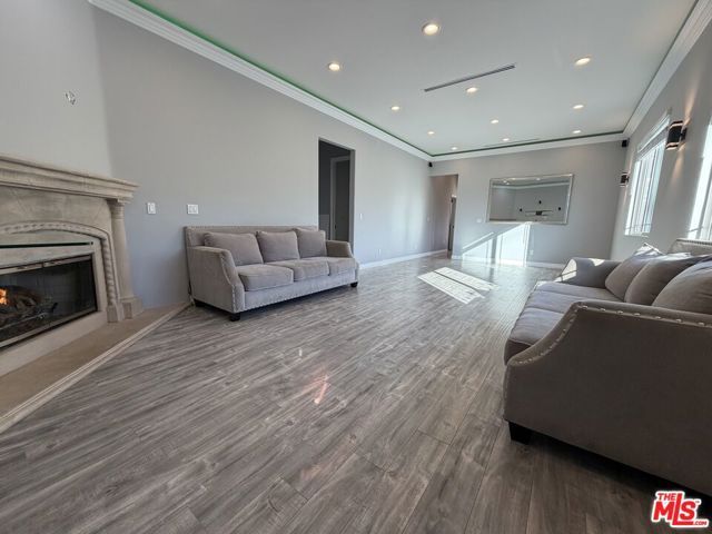 10006 Samoa Avenue, Tujunga (los Angeles), CA 91042