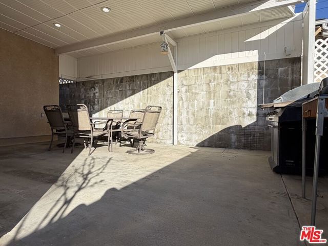 10006 Samoa Avenue, Tujunga (los Angeles), CA 91042