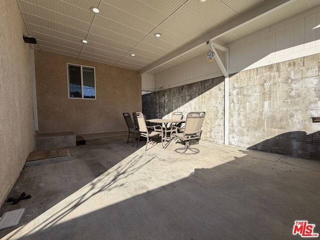 10006 Samoa Avenue, Tujunga (los Angeles), CA 91042